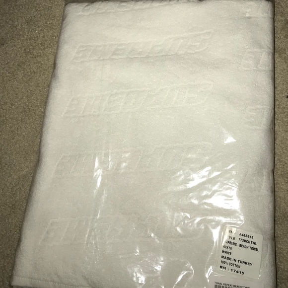 SS ‘18 Supreme Summer Beach Towel - Picture 1 of 3